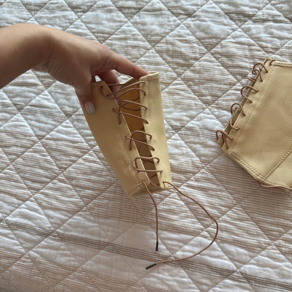custom tan / beige protects for heels / Boots Pleaser - Picture 3 of 3